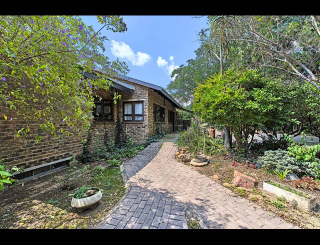 4 BEDROOM EQUESTRIAN PROPERTY FOR SALE IN SUN VALLEY